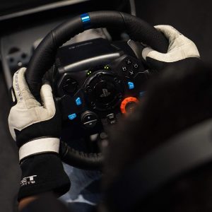 Logitech G29 vs Thrustmaster T300 RS GT