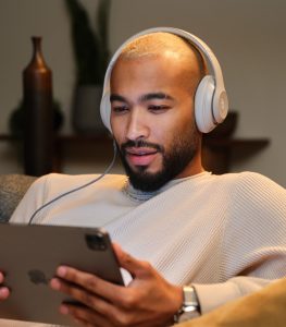 Beats studio pro vs Sony WH-1000XM5